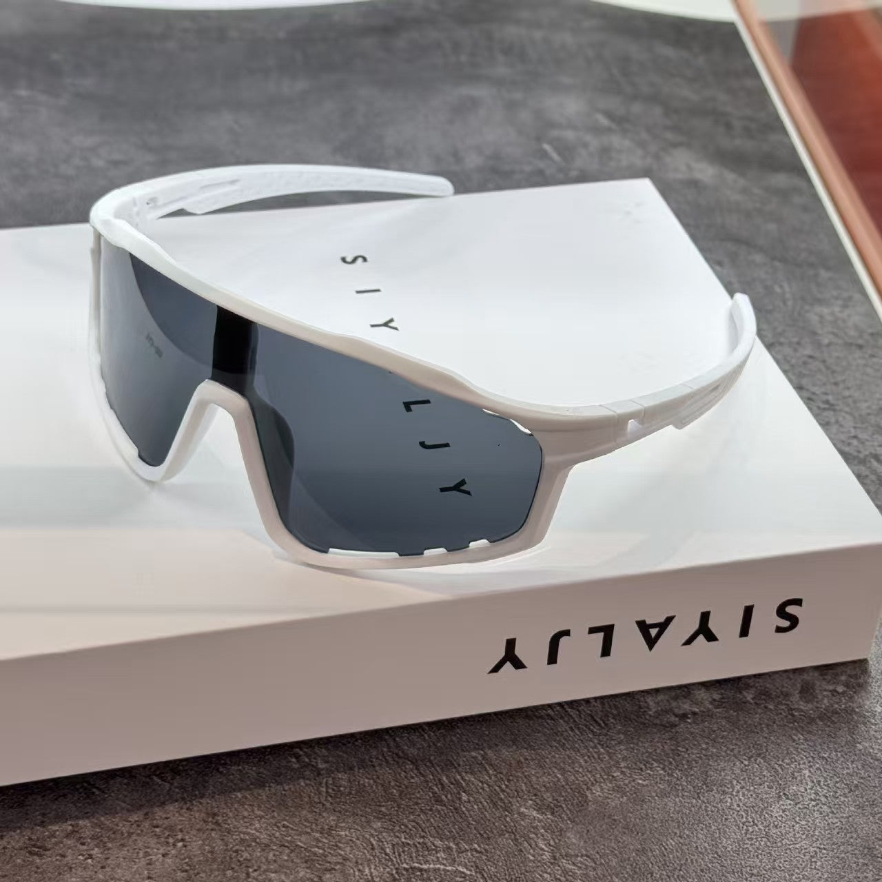 UV 400 Photochromic Polarized Safety Glasses